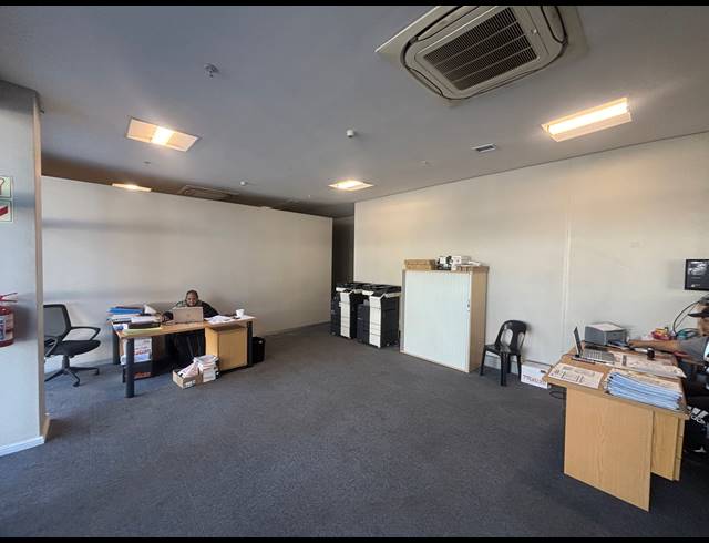 1,154M² WAREHOUSE TO LET IN AIRPORT INDUSTRIA